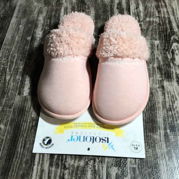 Isotoner Women’s Slippers NWT